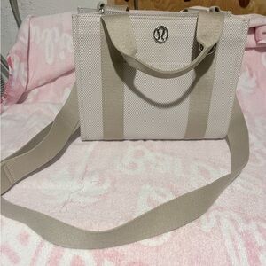 EUC Lululemon two tone tote bag